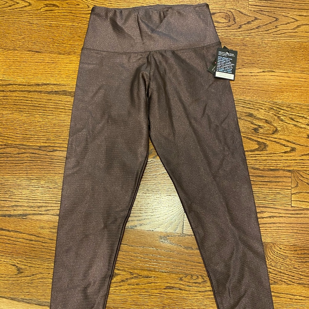 Onzie Capri leggings NWT XS